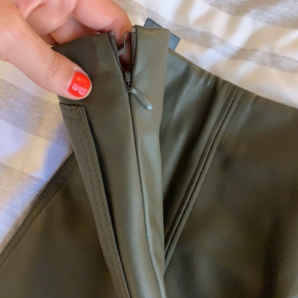 H&M Skirt - Picture 4 of 5